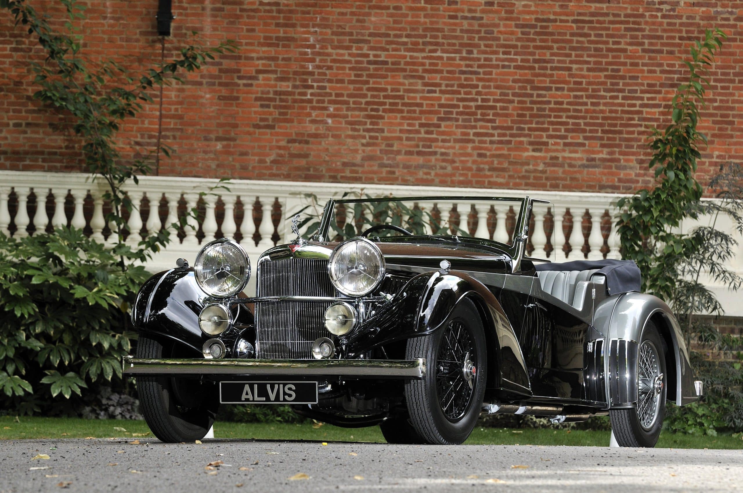 バンデンプラ洋書 vanden plas coachbuilders Vanden Plas Coachbuilder: Brian Ernest Smith: 9780901564429